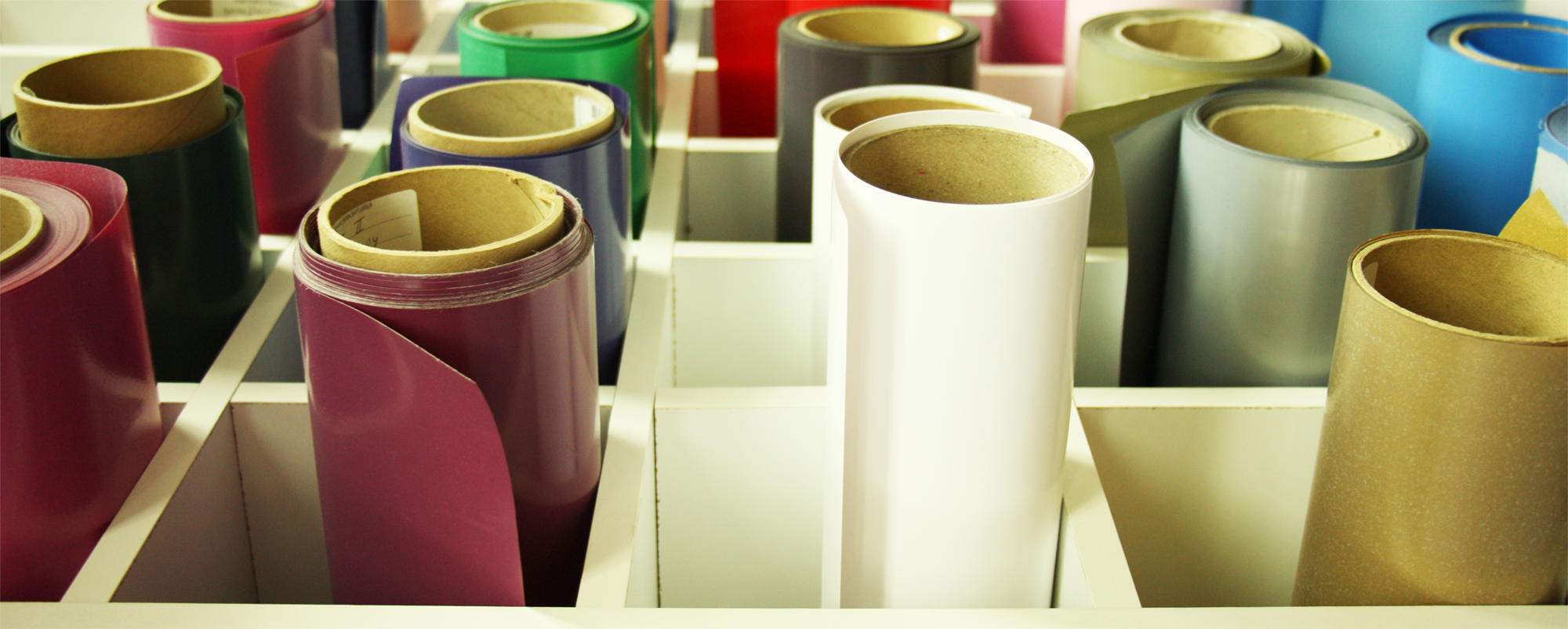 Vinyl material displayed with different colours - methods of printing