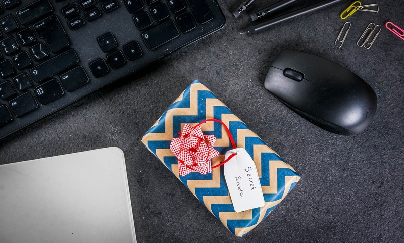 Top Corporate gifts to complete your Holiday shopping