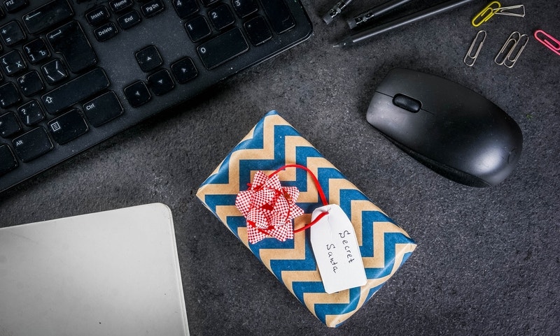 Entripy's Top Corporate Gifts To Complete Your Holiday Shopping